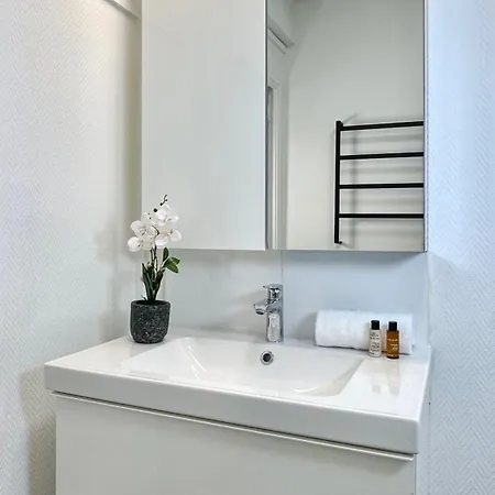 1566 - Beautiful Studio Near Parc Des Expositions Apartment *