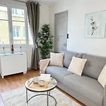 1566 - Beautiful Studio Near Parc Des Expositions